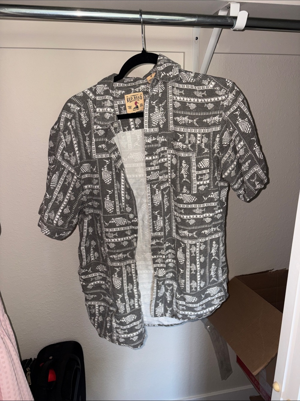 RedHead Men's Short Sleeve Gray & White Patterned Button-Down Shirt